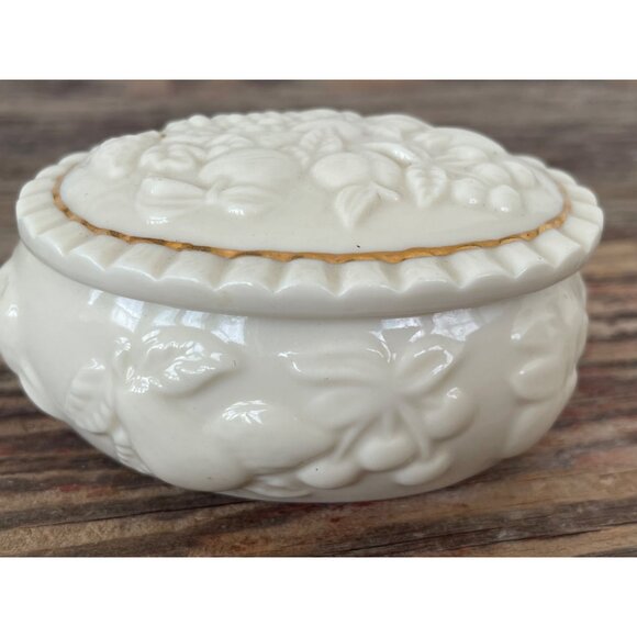 Vintage 1990s Lenox Porcelain Trinket Box Embossed Fruit - Picture 3 of 8